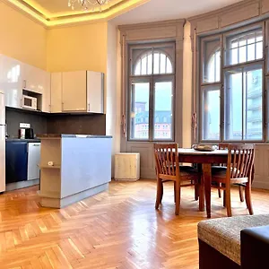 F14 By Small Apartman