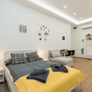 Holidays Downtown Apartment